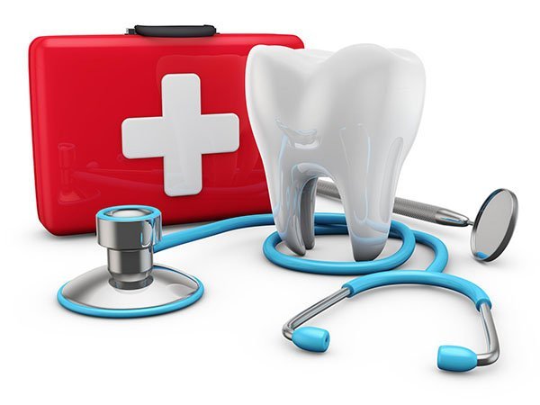 A image showing dental health concept with a 3D tooth, stereoscope, dental observation mirror and red first aid box