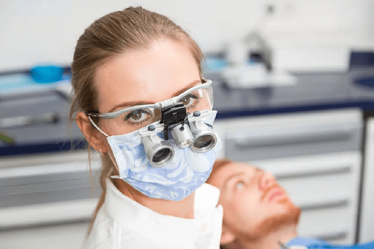 Are Dental Loupes Bad For Your Eyes
