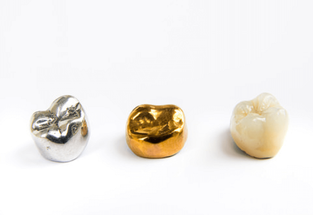 Types of material used for temporary crowns